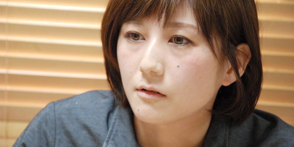 ママさん歯科技工士として求職者へのメッセージを語る右手さん